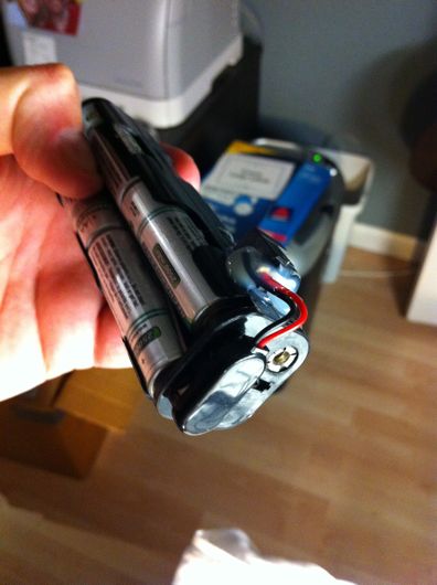 8 AA cells, 9.6V power supply 8 AA cells, 9.6V power supply